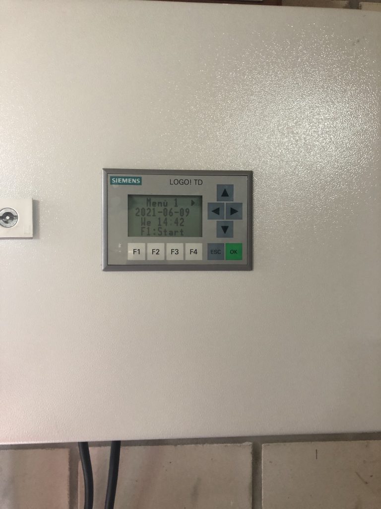 Siemens LOGO! TD (Text Display) von der Steuerungsbox